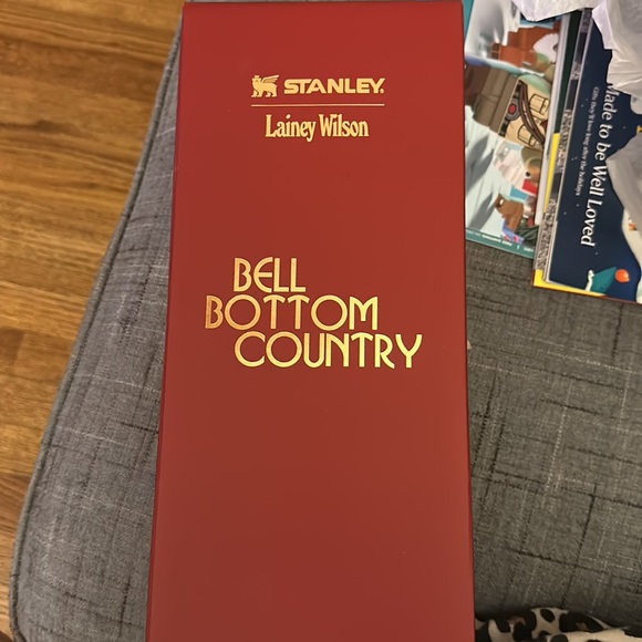 Lainey Wilson Stanley 40 ounce Tumbler NWT - Picture 3 of 3